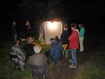 Vanaf dat het donker wordt, is het een kwestie van wachten. Komen er veel vlinders vanavond?