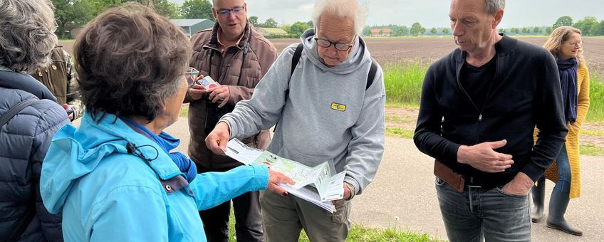 Natuurvorsers inventariseren natuur-, cultuurhistorische en landschappelijk waarden van zandpaden in Oirschot