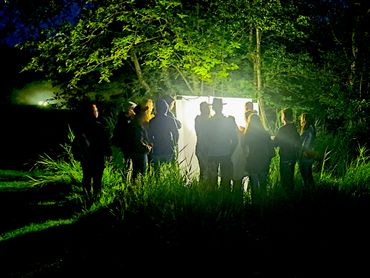 Eén van de hoogtepunten van het weekend was het nachtvlinderen met lamp en laken waar meer dan 110 soorten vlinders werden gezien