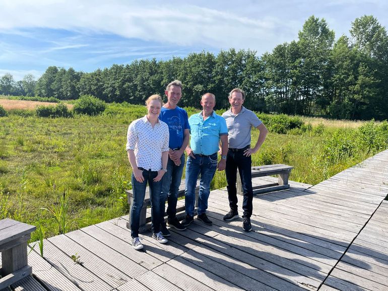 Vier bestuursleden van stichting ‘t Engeveld: Lineke Pennings, Maarten Uenk, Henri van Eerden en Gerard Nijland