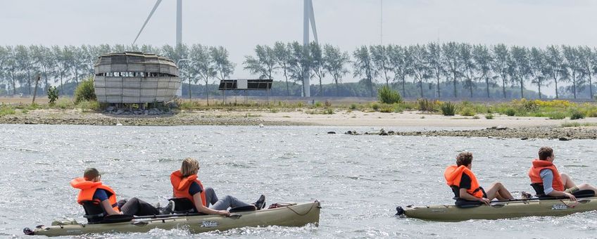 Met de trapkano naar vogeleiland Bliek