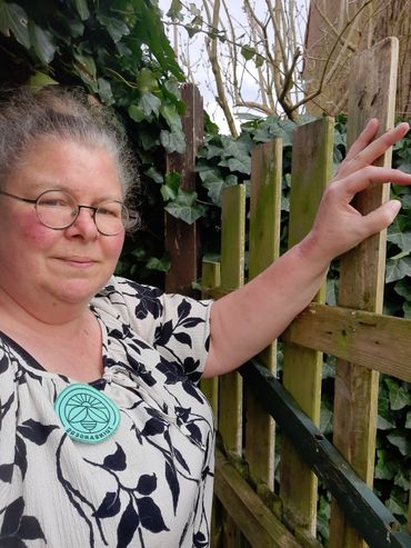 Diana gaat altijd eerst met een tuineigenaar op 'Tuinsafari' in eigen tuin