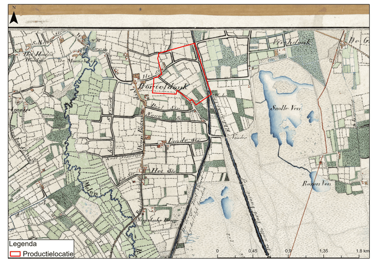 Militaire topografische kaart uit 1838 (1:25.000) van de omgeving van waterwingebied Roosendaal (rode polygoon). De zwarte pijl wijst een van de nog aanwezige houtsingels aan die een perceelsgrens vormde