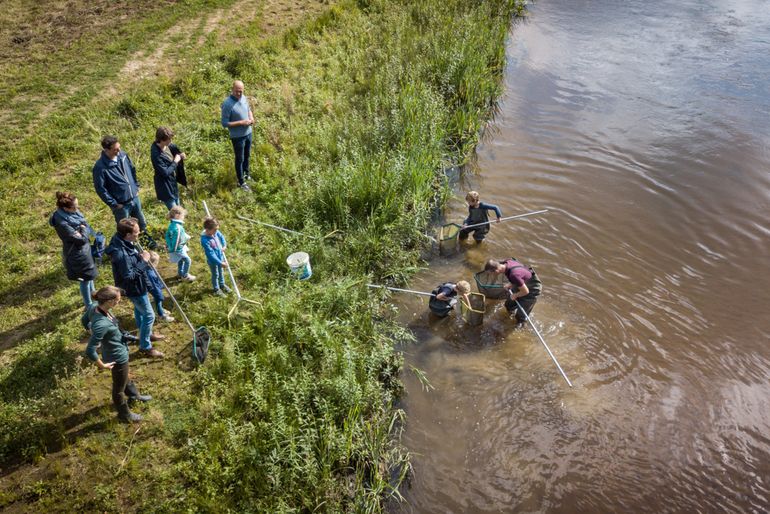 Schepnetbemonstering in de nieuwe meander bij Middelrode op 10 september 2017