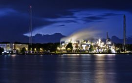 industrieterrein Moerdijk nacht - eenmalig gebruik