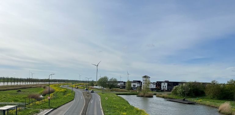 In Houten scheidt een groene zone het verkeer van de woonwijk