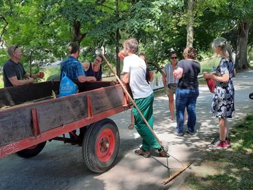 Boer Dirk in gesprek met Utrechters