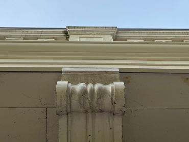 Onderzijde balkon van de Oude Sterrewacht in Leiden