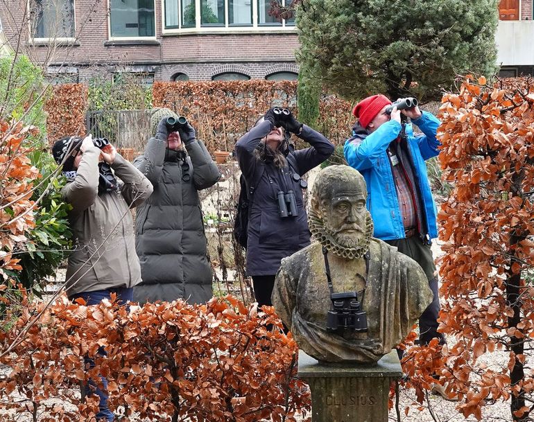 Deelnemers tuinvogeltelling 2026 in Leidse Hortus