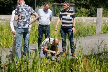 Het waterleven bestuderen op de NEM-jubileumdag