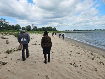 Tijdens deze excursie kon een uitsluipende rivierrombout worden gefilmd