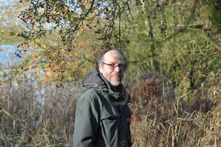 Arjan de Vries in zijn natuurgebied, waar hij elke week te vinden is