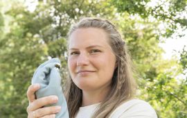 provincie Utrecht Willemijn van Hees met een akkerhommel