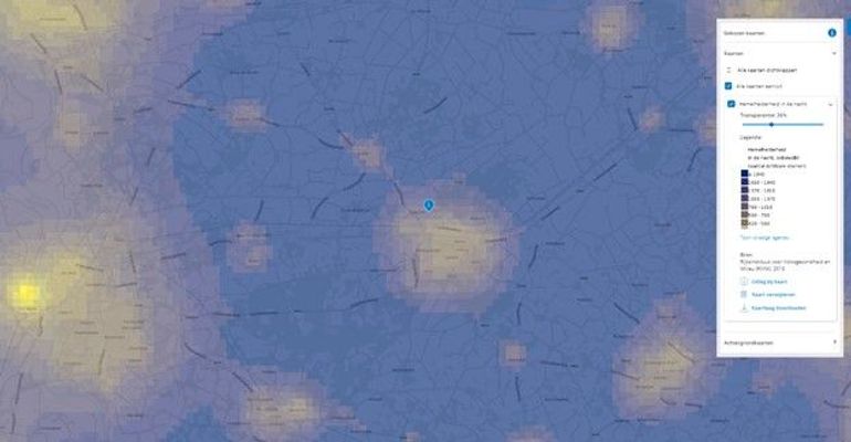 Kaart Hemelhelderheid. Links zie je Zuphen liggen en in het midden van de kaart Lochem. Onder Perseïden-fans is Lochem geen onbekende plek. Jaarlijks komen meerdere mensen naar sterrenwacht Phoenix (plek waar de marker staat) om de vallende sterrenregen te zien. Klik op de kaart en zoom in op jouw adres om te kijken hoeveel sterren je in jouw buurt kunt zien