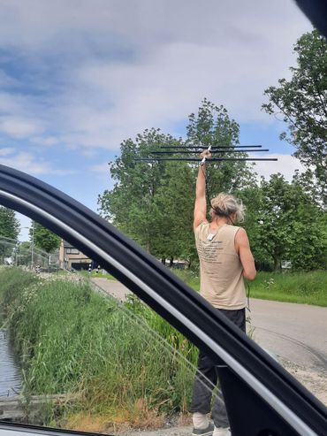 Gezenderde vleermuizen worden gevolgd met behulp van antennes