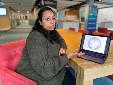Onderzoeker Tara Mahendrarajah