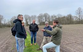 Sarah Mampuys Startbijeenkomst project 'Kruidenrijke pleegakkers' in 2024
