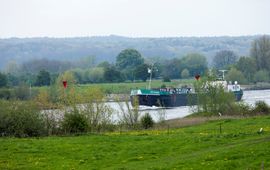 bij Doorwerth raken de twee grootste Gelderse natuurgebeden, de uiterwaarden en de Veluwe, elkaar