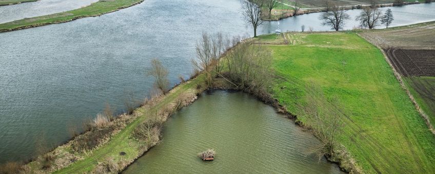 Dronefoto drijvende hoogwatervluchtplaats