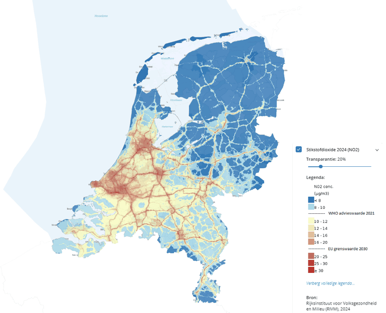 Kaart Stikstofdioxide 2024: gemiddelde concentratie stikstofdioxide over het jaar 2024. Hoe roder een gebied op de kaart, hoe hoger de gemiddelde concentratie