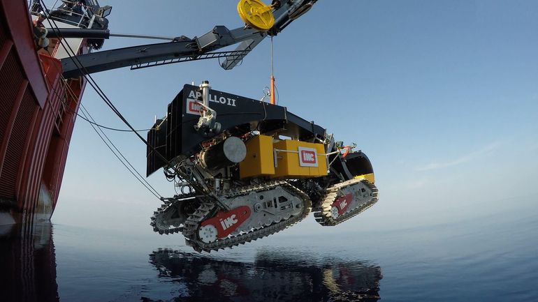  Deployment of Royal IHC’s Apollo II pre-prototype nodule collector vehicle from the aft of RV Sarmiento de Gamboa during the 2018 field test in Málaga Bight