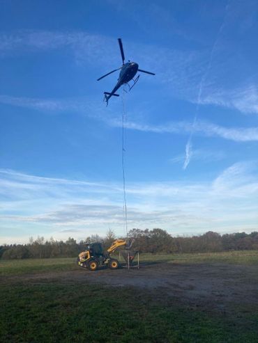 Om het herstel van de bodem een extra boost te geven, heeft een helikopter steenmeel uitgestrooid