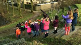 Basisschoolkinderen doen mee aan de Nationale Tuinvogeltelling