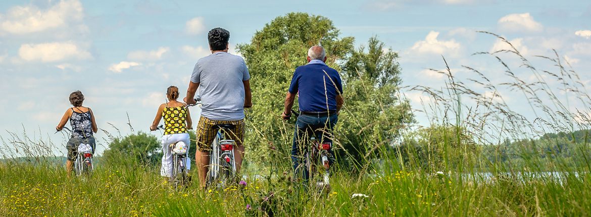 Fietsers in de natuur / Shutterstock