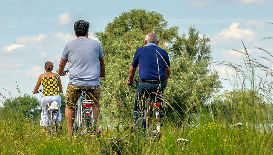 Fietsers in de natuur / Shutterstock