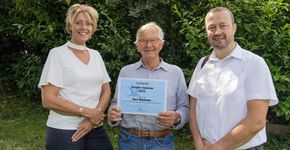 Ellen Hondeveld en Marcel Ligthart namens Vogelbescherming Nederland met Gert Bieshaar / Hugo Weenen