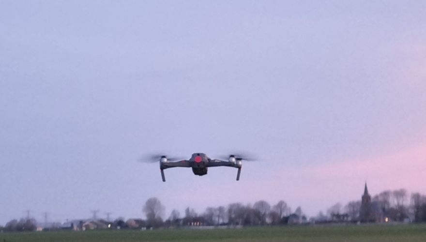 Drone stijgt op om velduilen te vinden / Gerrit Gerritsen