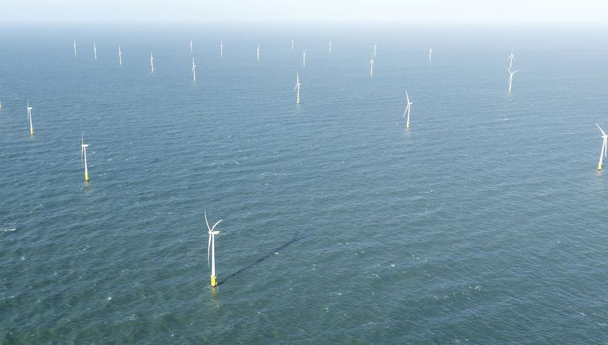 Windmolens in Noordzee bij Egmond aan Zee / Shutterstock