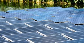 Zonnepanelen op water / Shutterstock