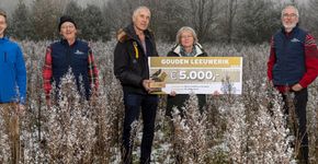 Uitreiking Gouden Leeuwerik aan Otto Willem Eleveld en Hanneke Eleveld- Hingstman / Fred van Diem